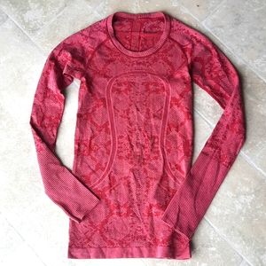 Lululemon running top